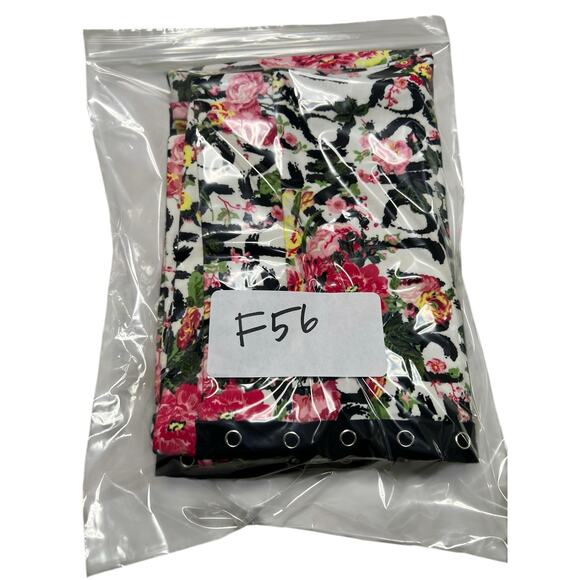 Torrid X Betsey Johnson Floral Graffiti Pencil Skirt (NWT) - Size 1 - Picture 9 of 9